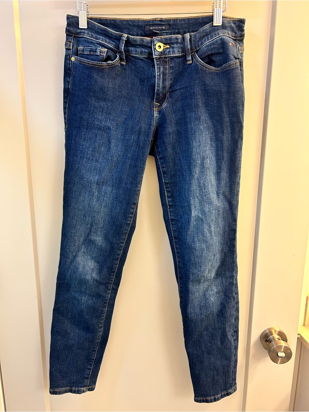 Tommy Hilfiger Women's Medium Wash Skinny Jeans